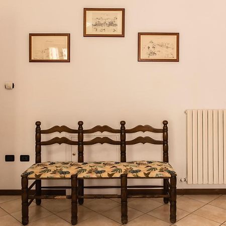 Agriturismo Stovali Da Lustrinu Protte Exterior foto