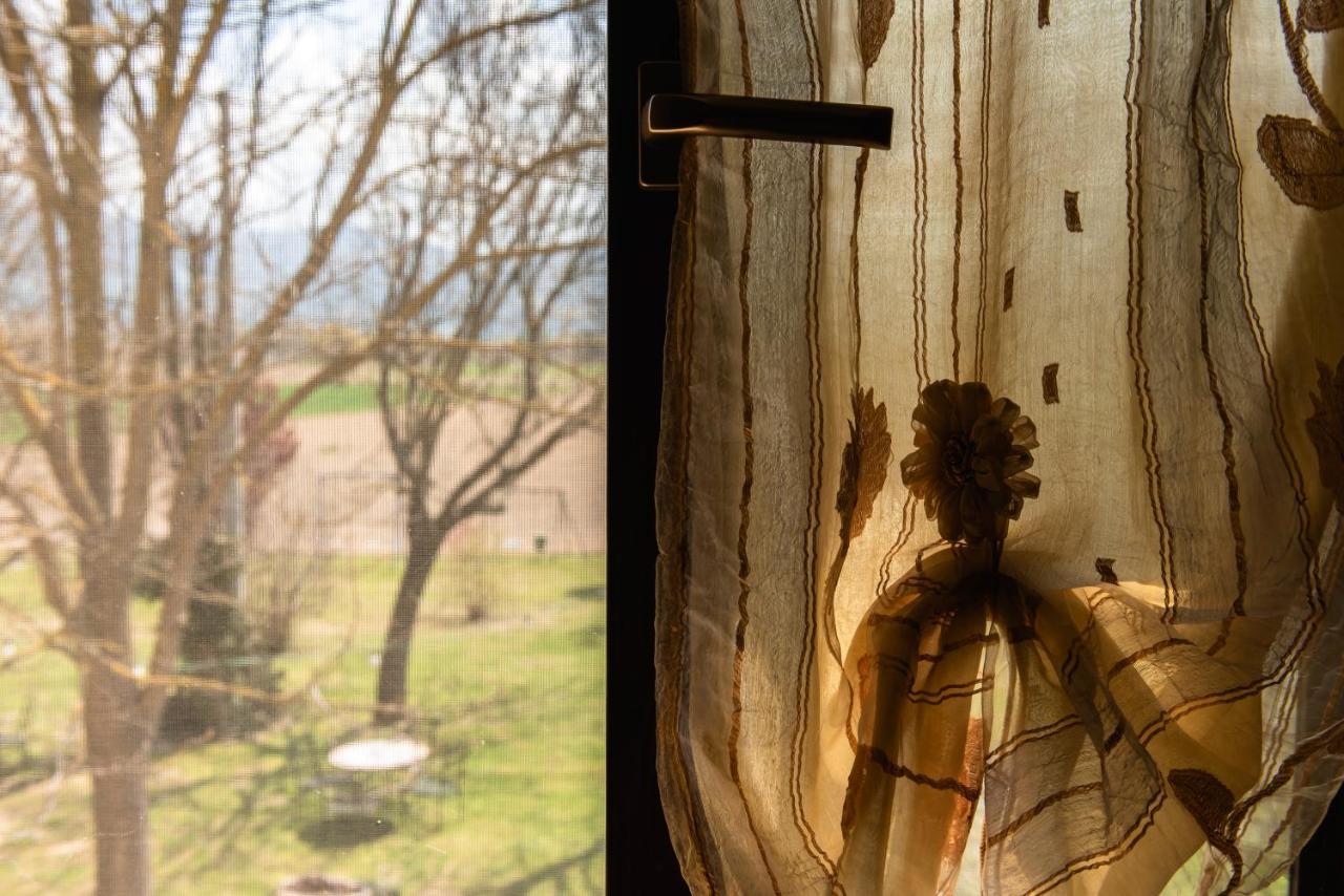 Agriturismo Stovali Da Lustrinu Protte Exterior foto