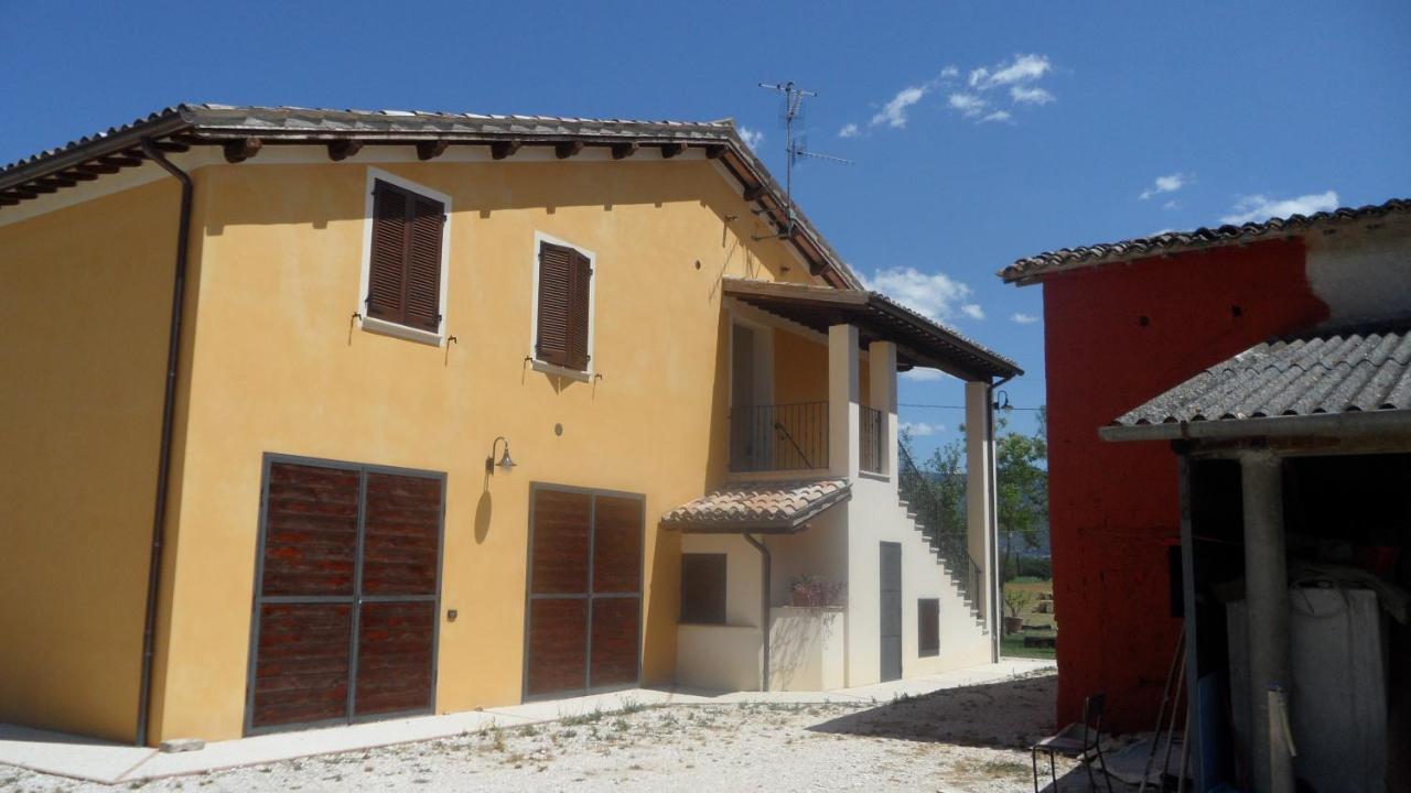Agriturismo Stovali Da Lustrinu Protte Exterior foto